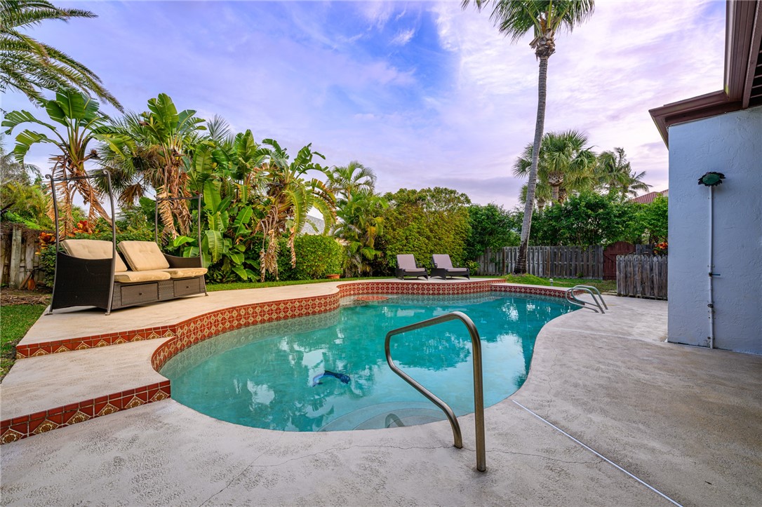 1005 Crescent Beach Road