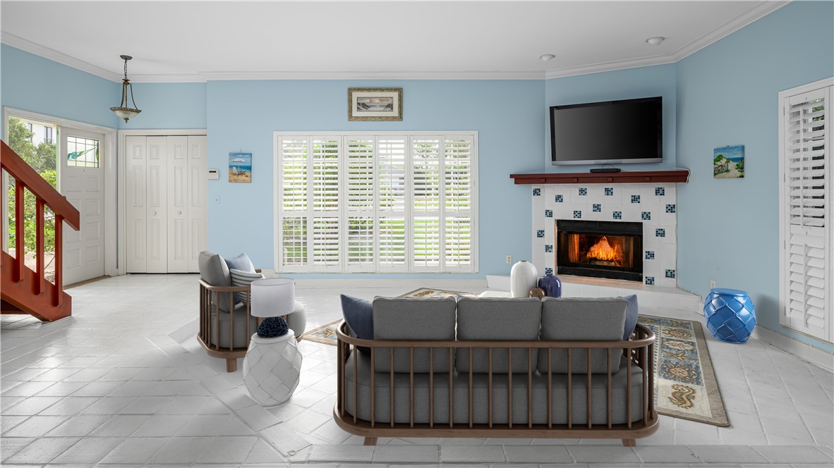 1005 Crescent Beach Road