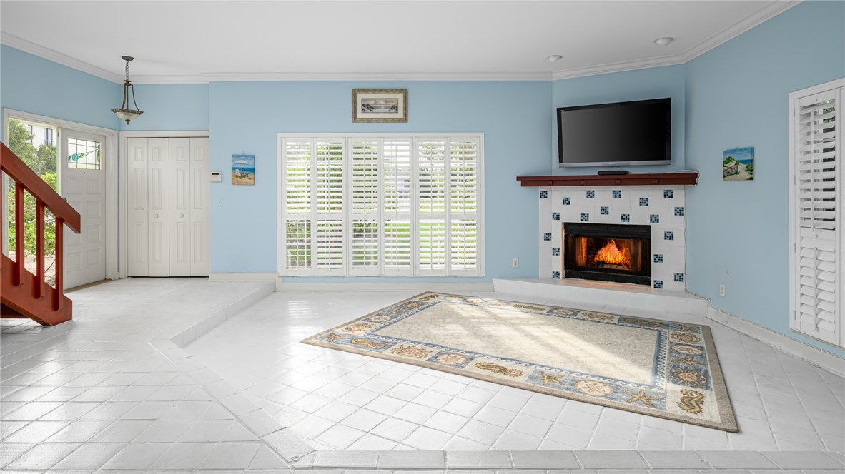 1005 Crescent Beach Road