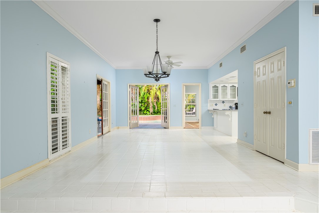 1005 Crescent Beach Road