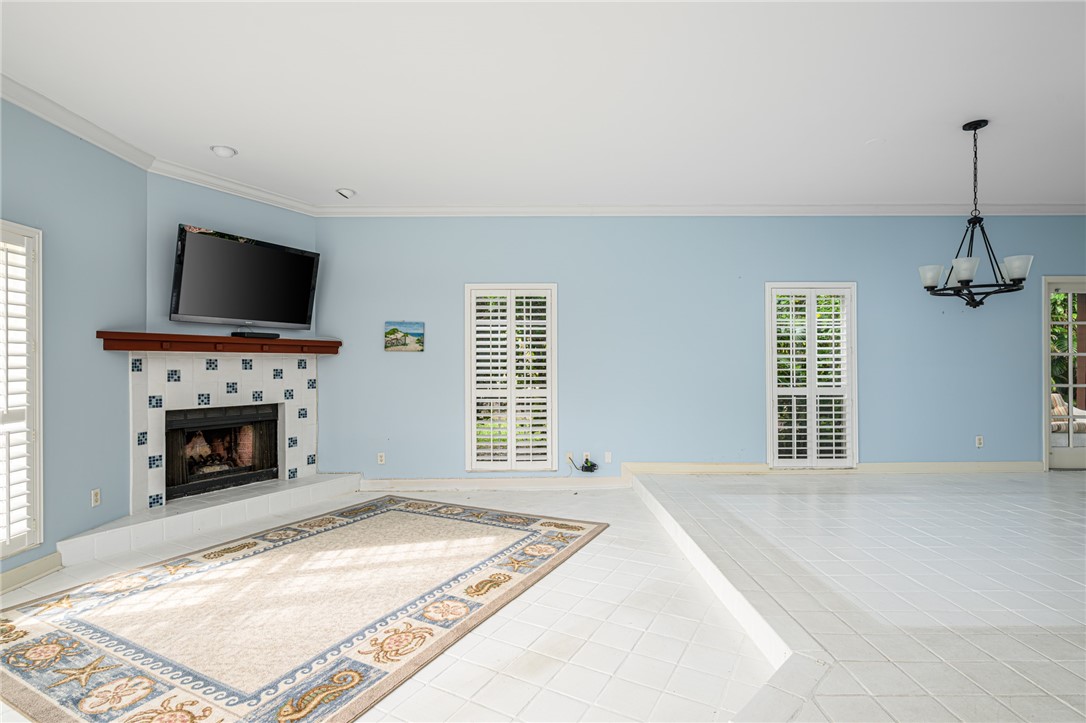 1005 Crescent Beach Road