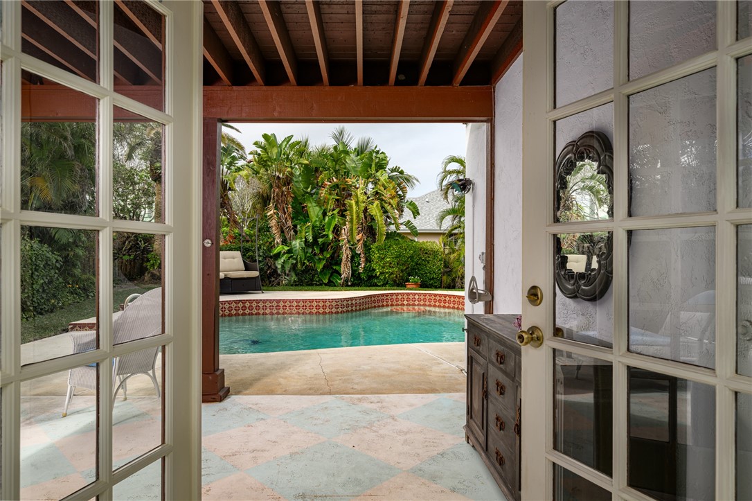 1005 Crescent Beach Road