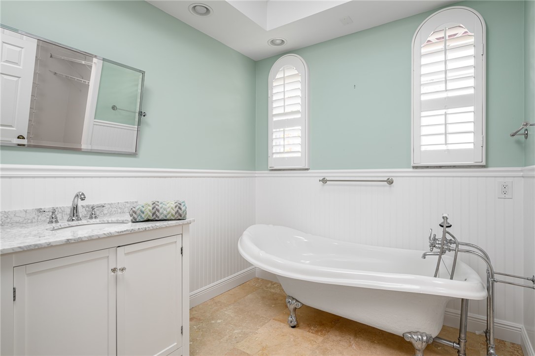 1005 Crescent Beach Road