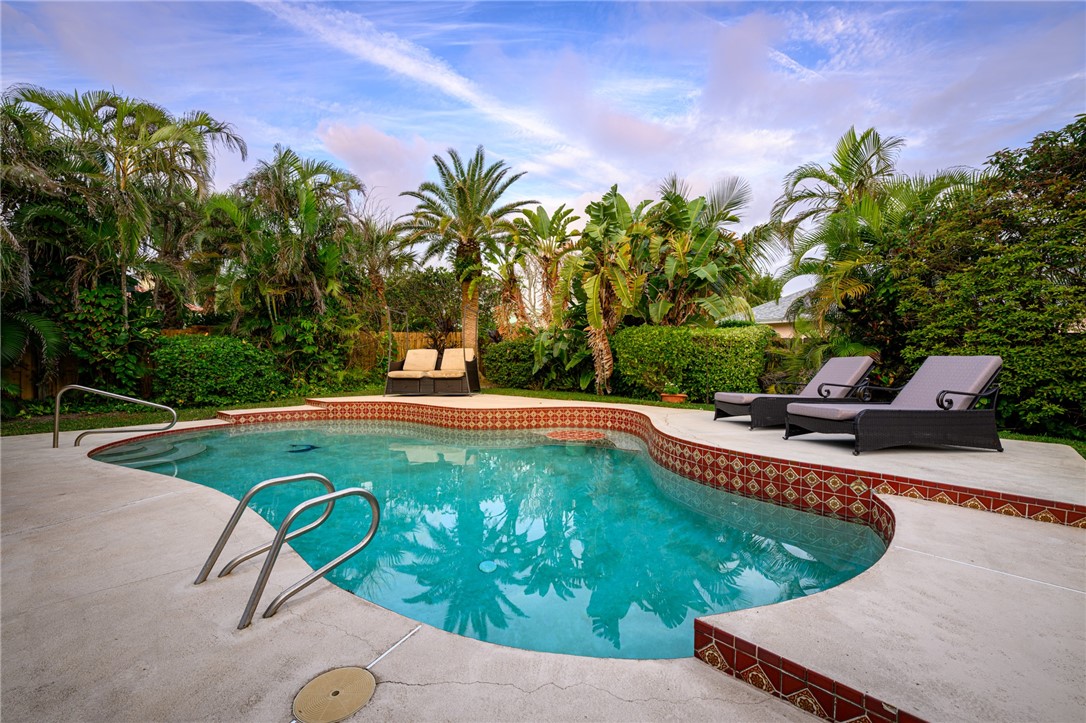 1005 Crescent Beach Road