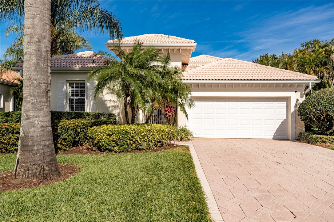 979 Island Club Square