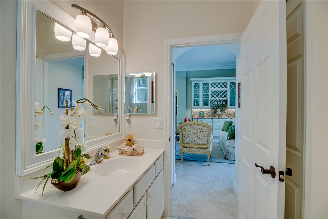 979 Island Club Square