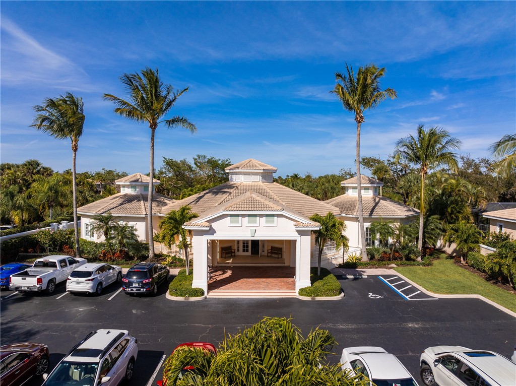 979 Island Club Square