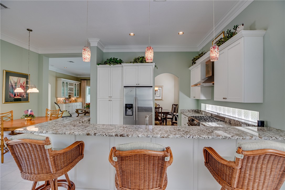 979 Island Club Square