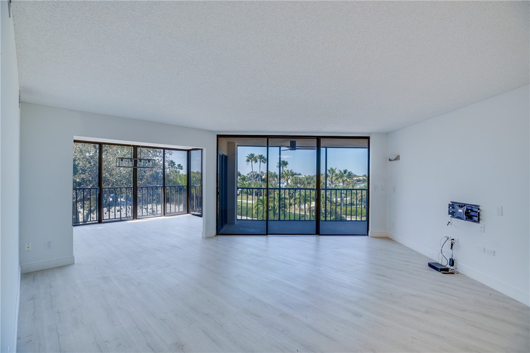 1821 Mooringline Drive 3H