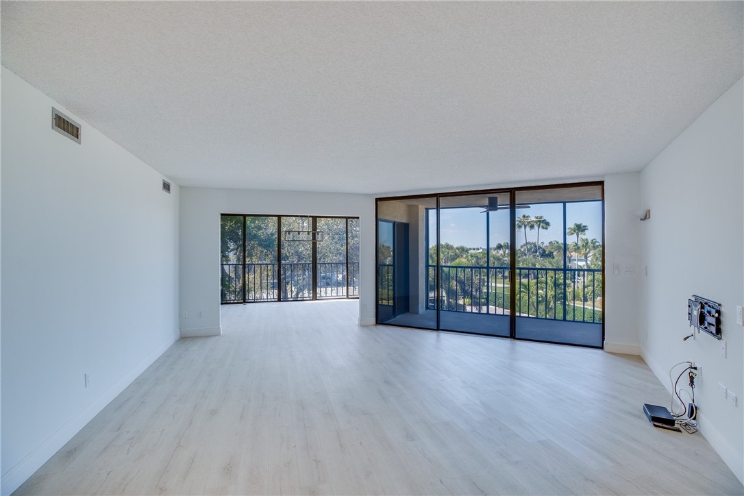 1821 Mooringline Drive 3H