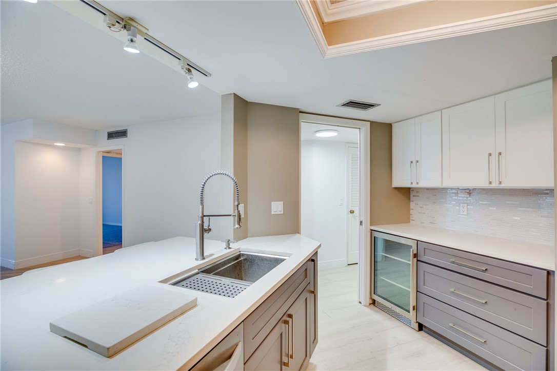 1821 Mooringline Drive 3H