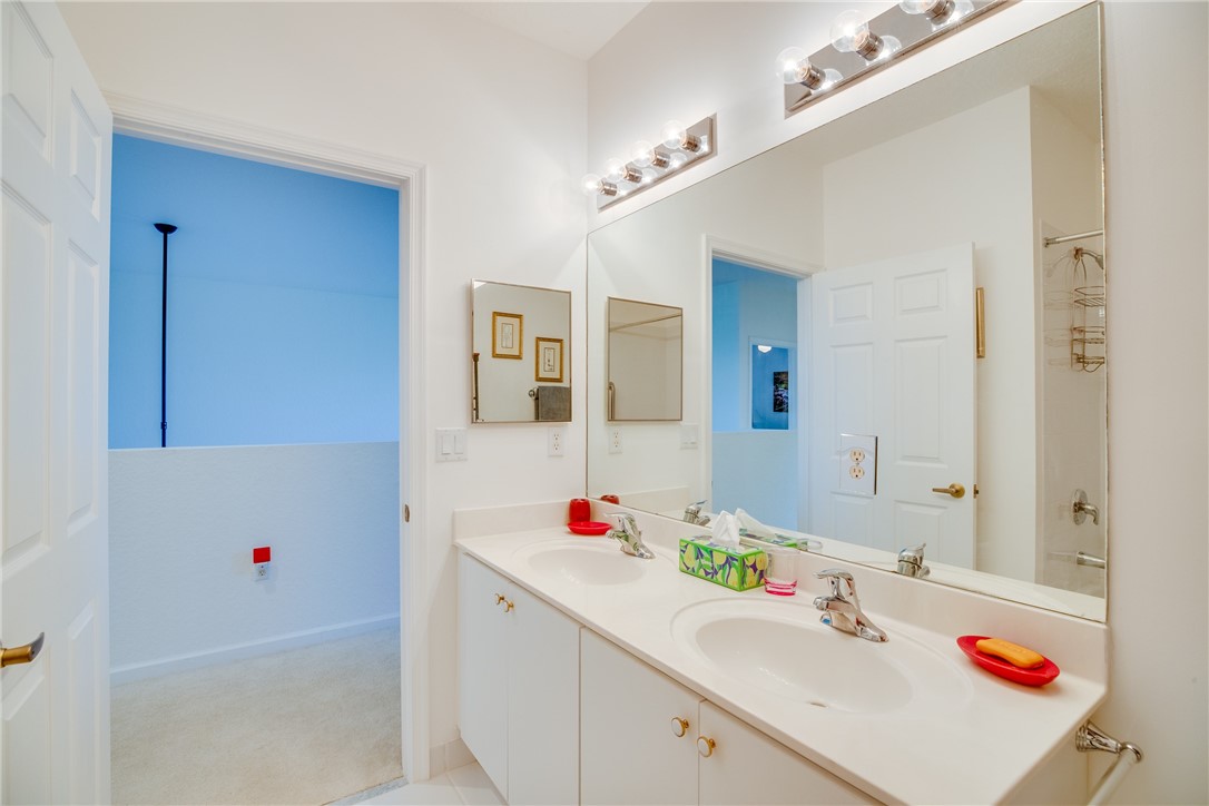 2587 Stockbridge Square SW