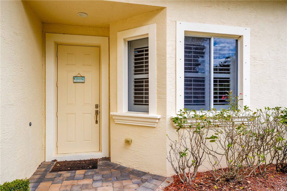 2587 Stockbridge Square SW