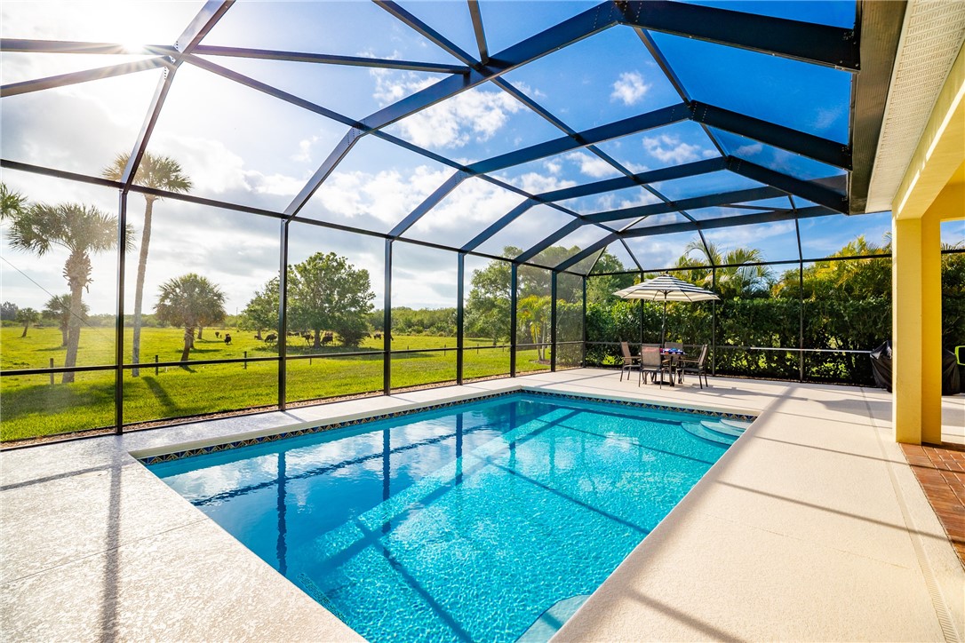 2537 Saint Lucia Circle