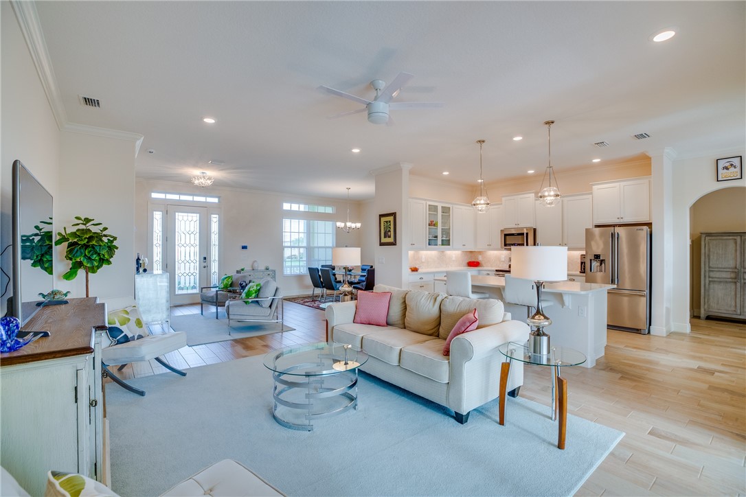 2537 Saint Lucia Circle