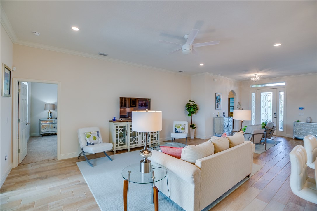 2537 Saint Lucia Circle