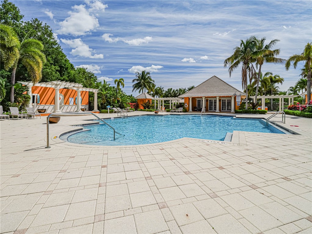 2537 Saint Lucia Circle