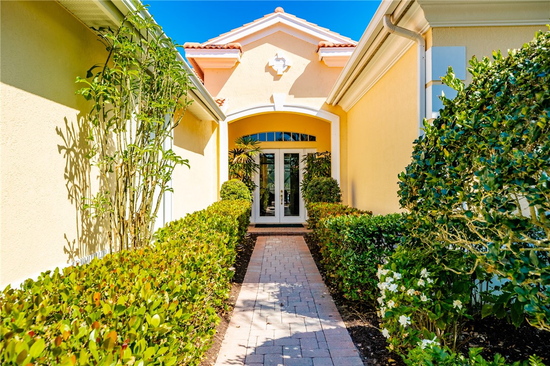 1369 W Island Club Square