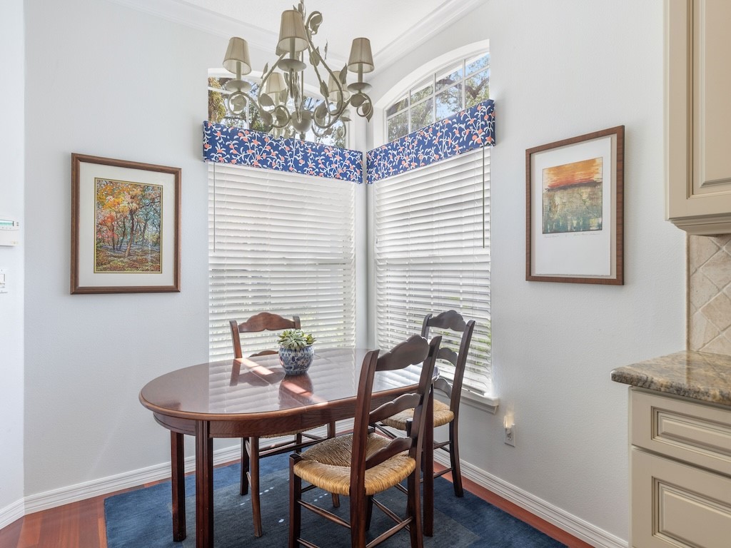 8813 Lakeside Circle