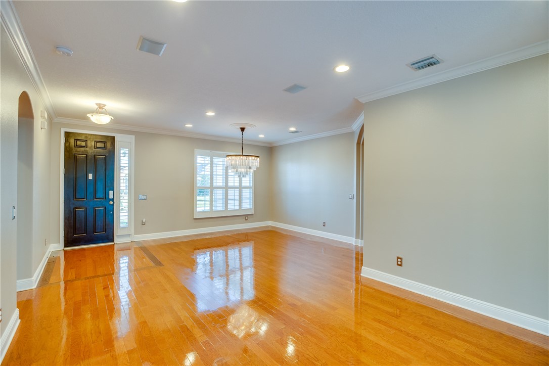 1355 Scarlet Oak Circle