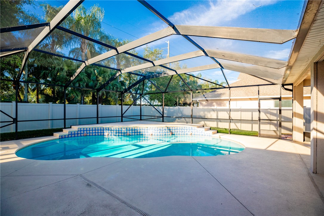 1355 Scarlet Oak Circle