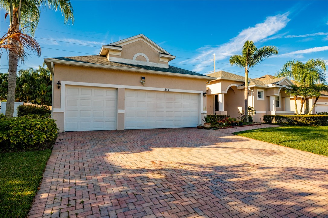 1355 Scarlet Oak Circle