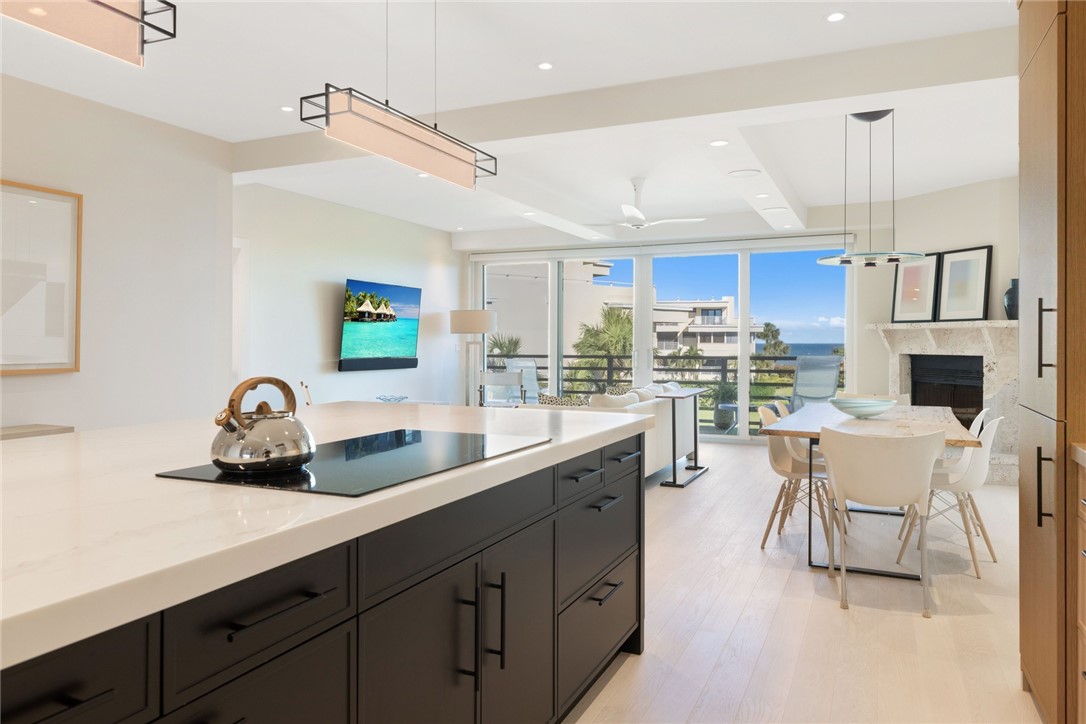 5536 N Highway A1a None 209