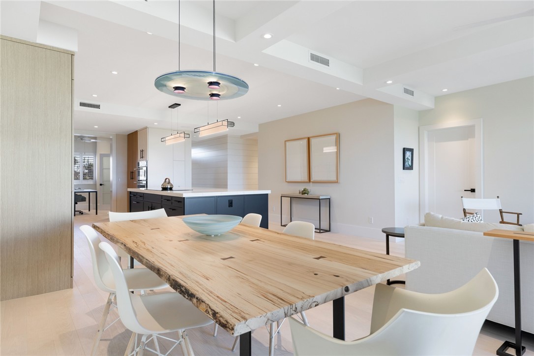 5536 N Highway A1a None 209