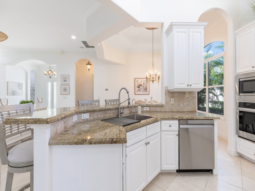1409 W Island Club Square