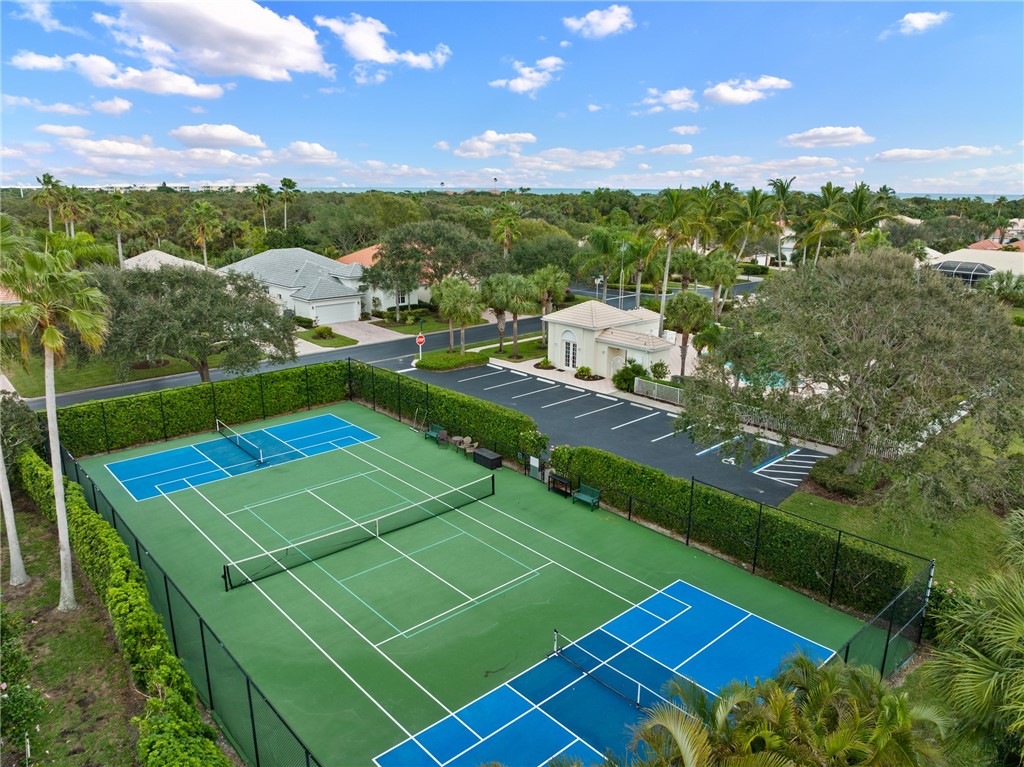 1409 W Island Club Square