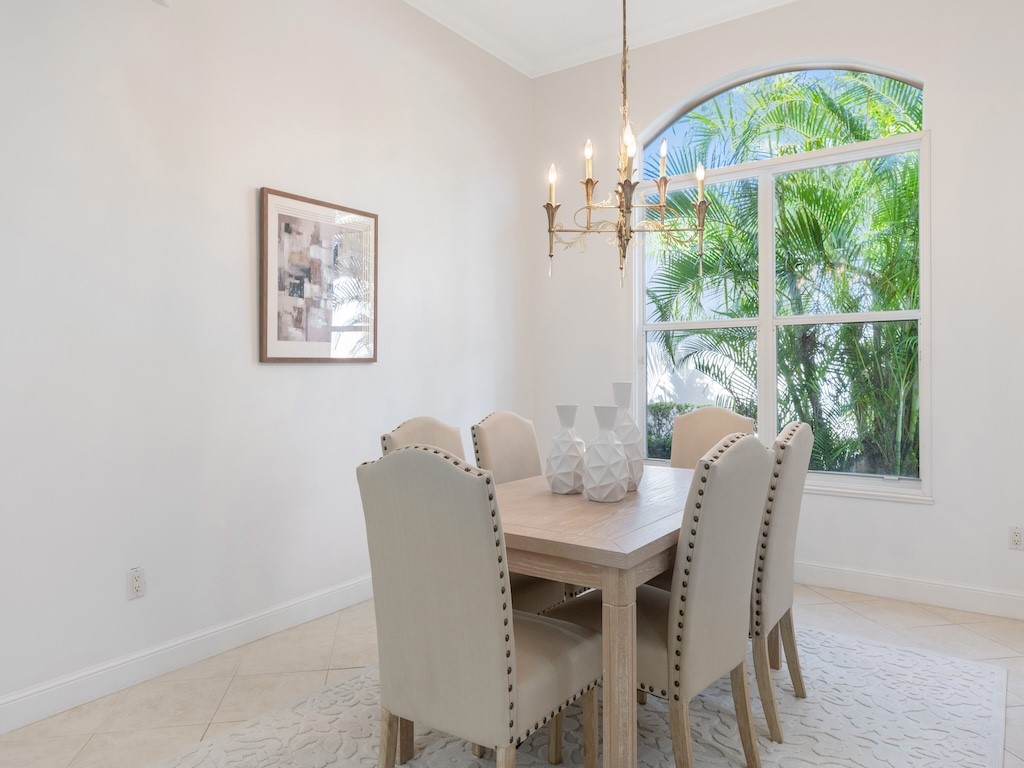 1409 W Island Club Square