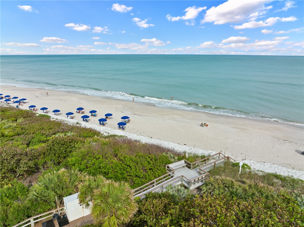 1409 W Island Club Square