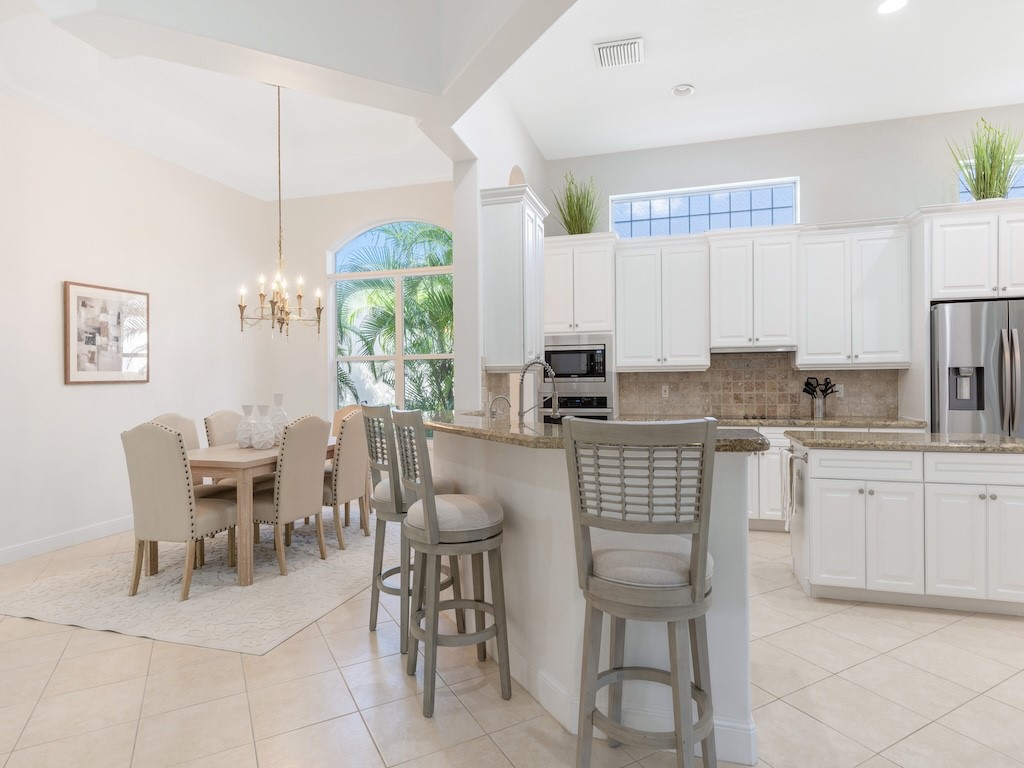 1409 W Island Club Square