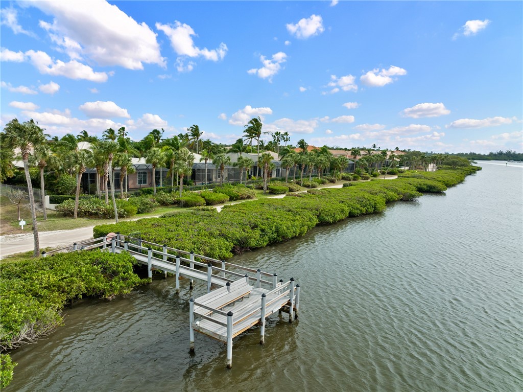 1409 W Island Club Square