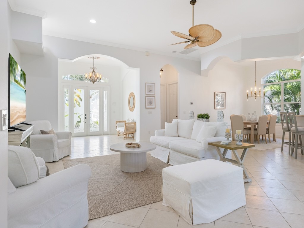 1409 W Island Club Square