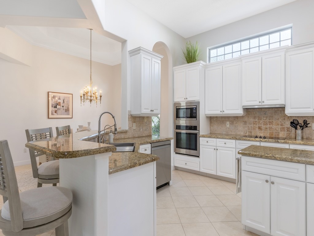 1409 W Island Club Square