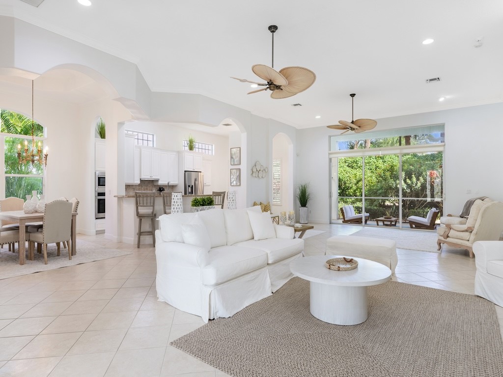 1409 W Island Club Square