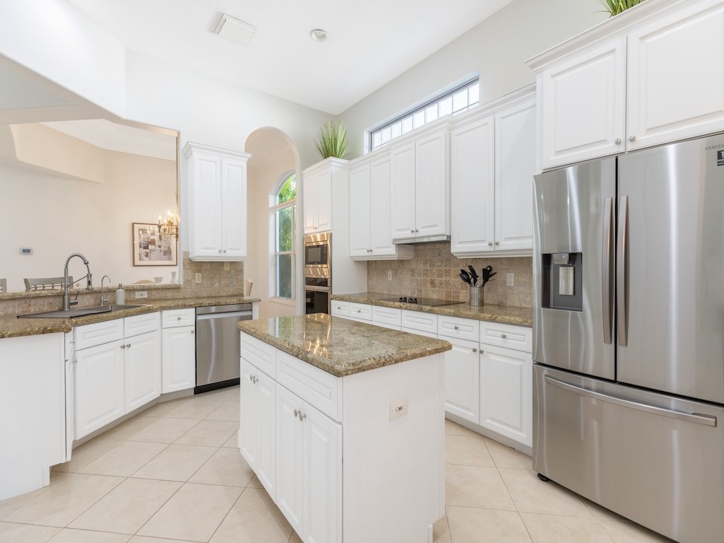 1409 W Island Club Square