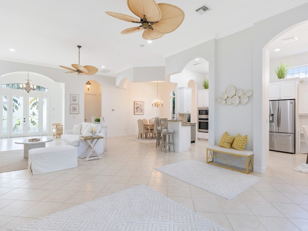 1409 W Island Club Square