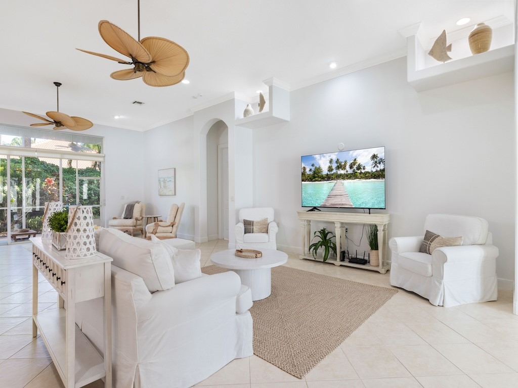 1409 W Island Club Square