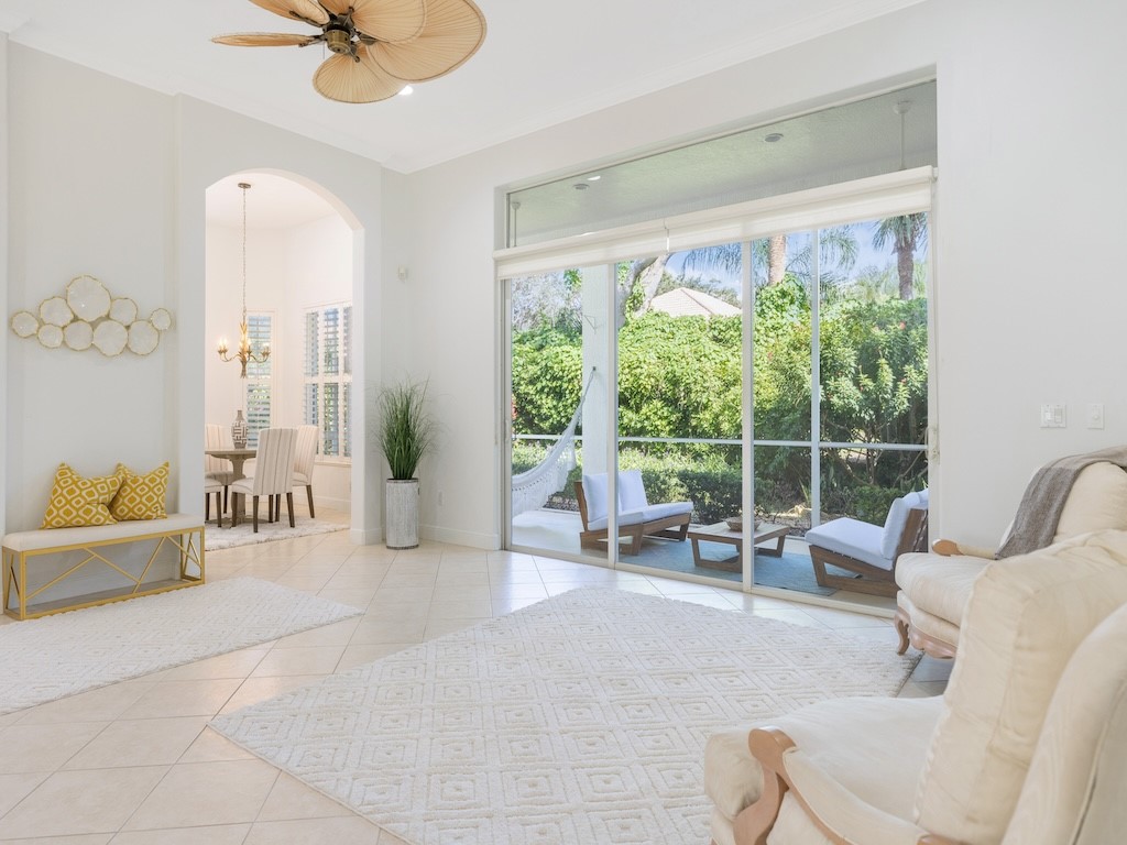 1409 W Island Club Square