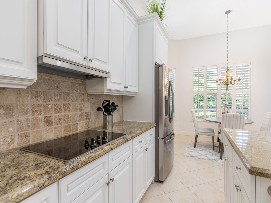 1409 W Island Club Square