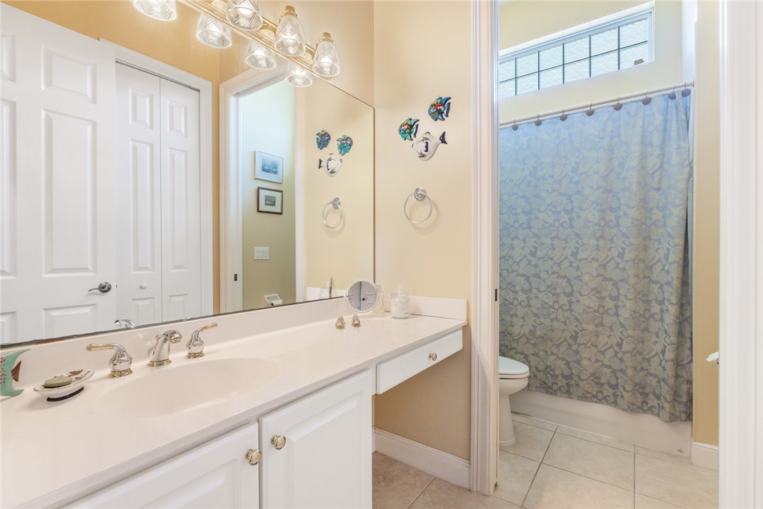 1389 W Island Club Square