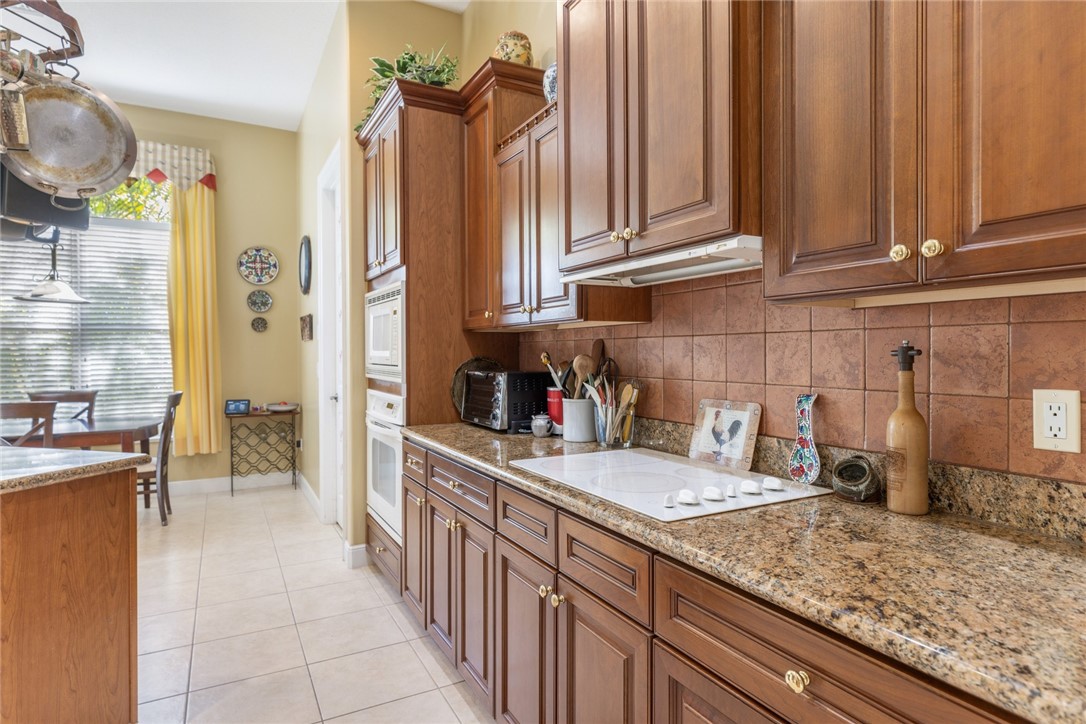 1389 W Island Club Square