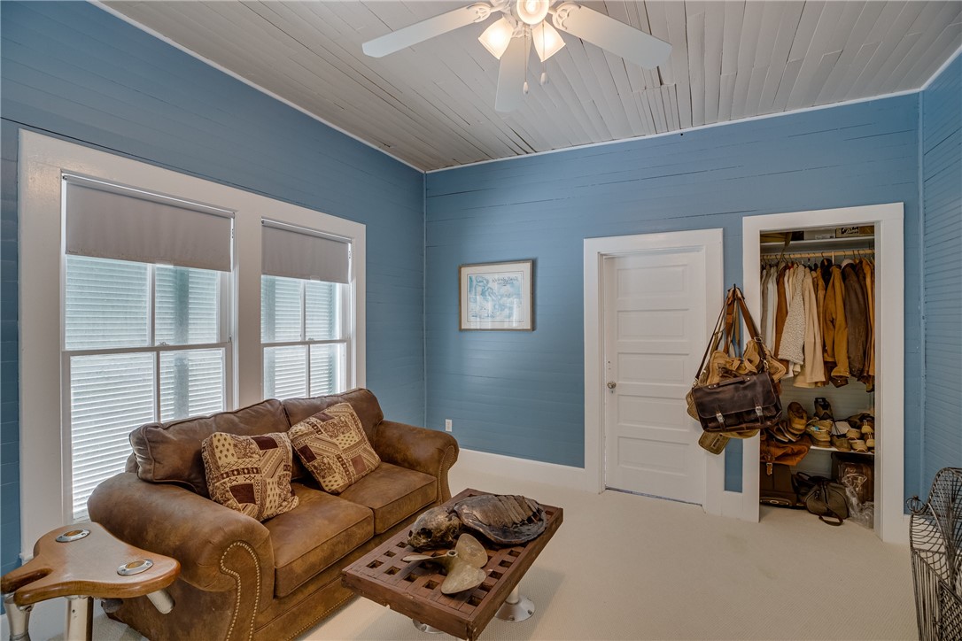 107 N Broadway Street