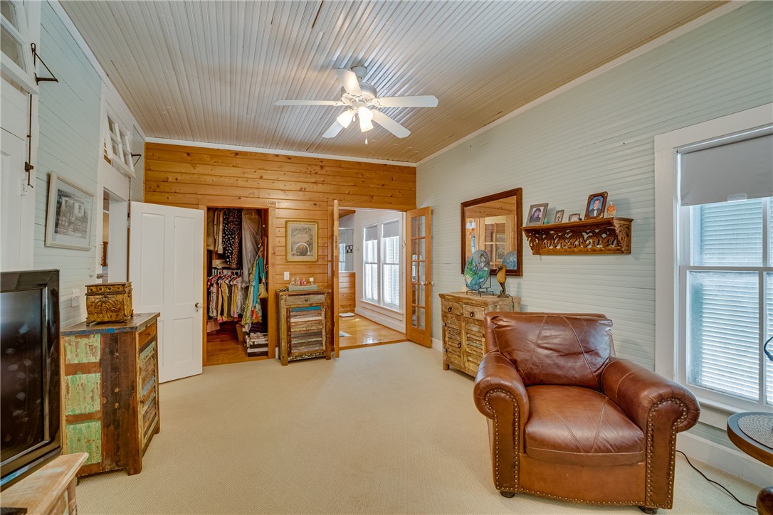 107 N Broadway Street