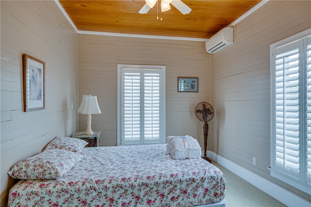 107 N Broadway Street