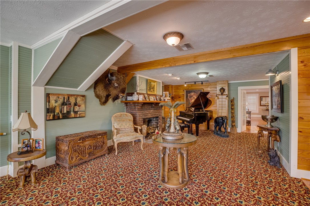 107 N Broadway Street