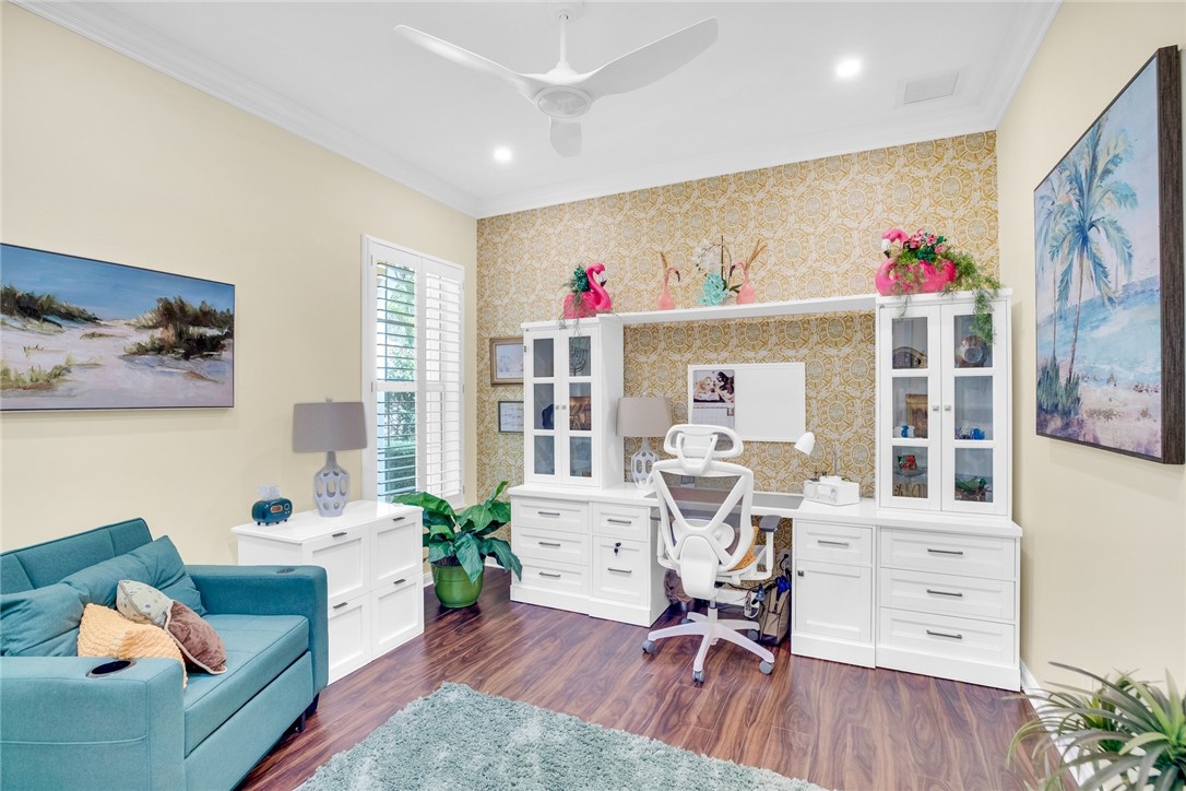 5282 Eleuthra Circle