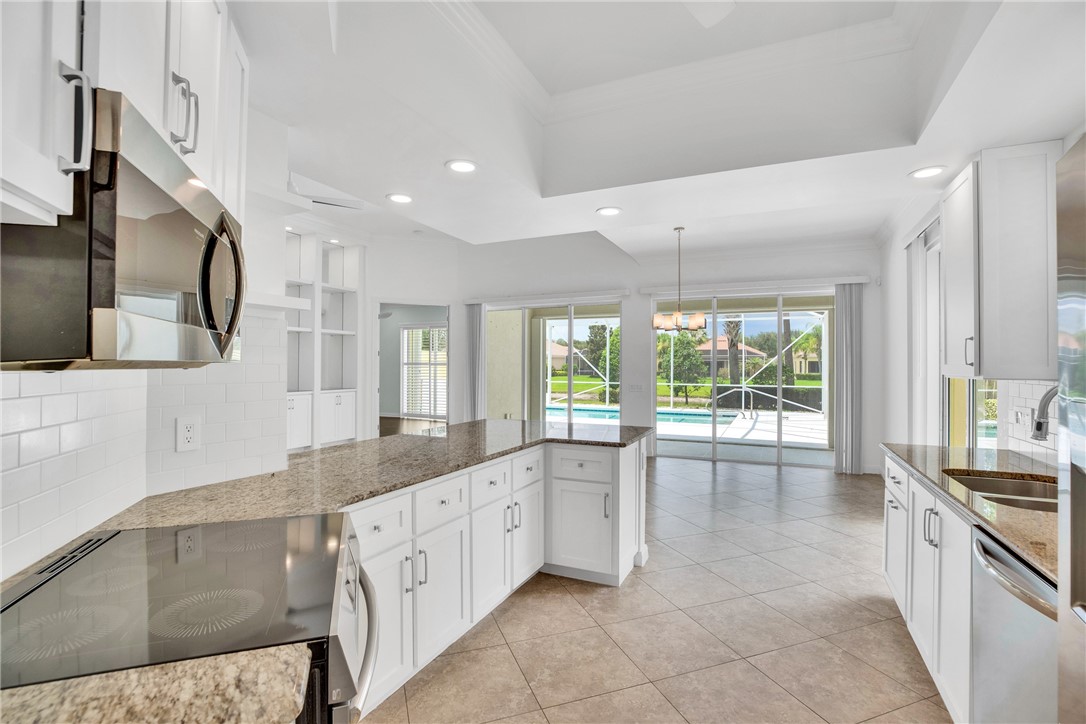 5282 Eleuthra Circle